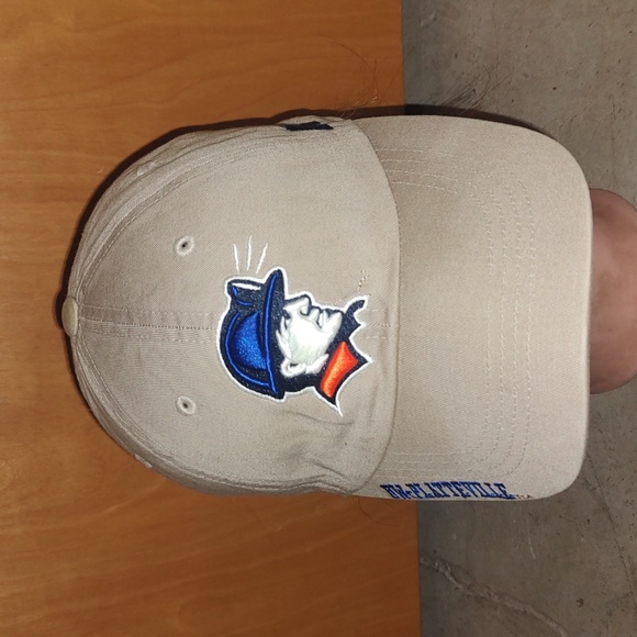 University of Wisconsin Platteville Pioneers Hat Russell Athletics Embroidered - Picture 1 of 11